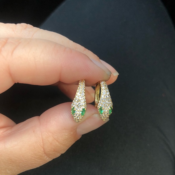 🐍 Snake mini hoop earrings - Picture 6 of 7